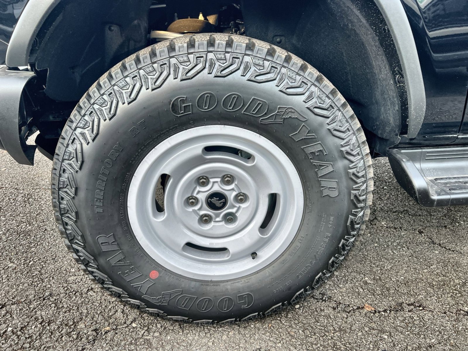 New 2025 Ford Bronco Heritage Edition image 12