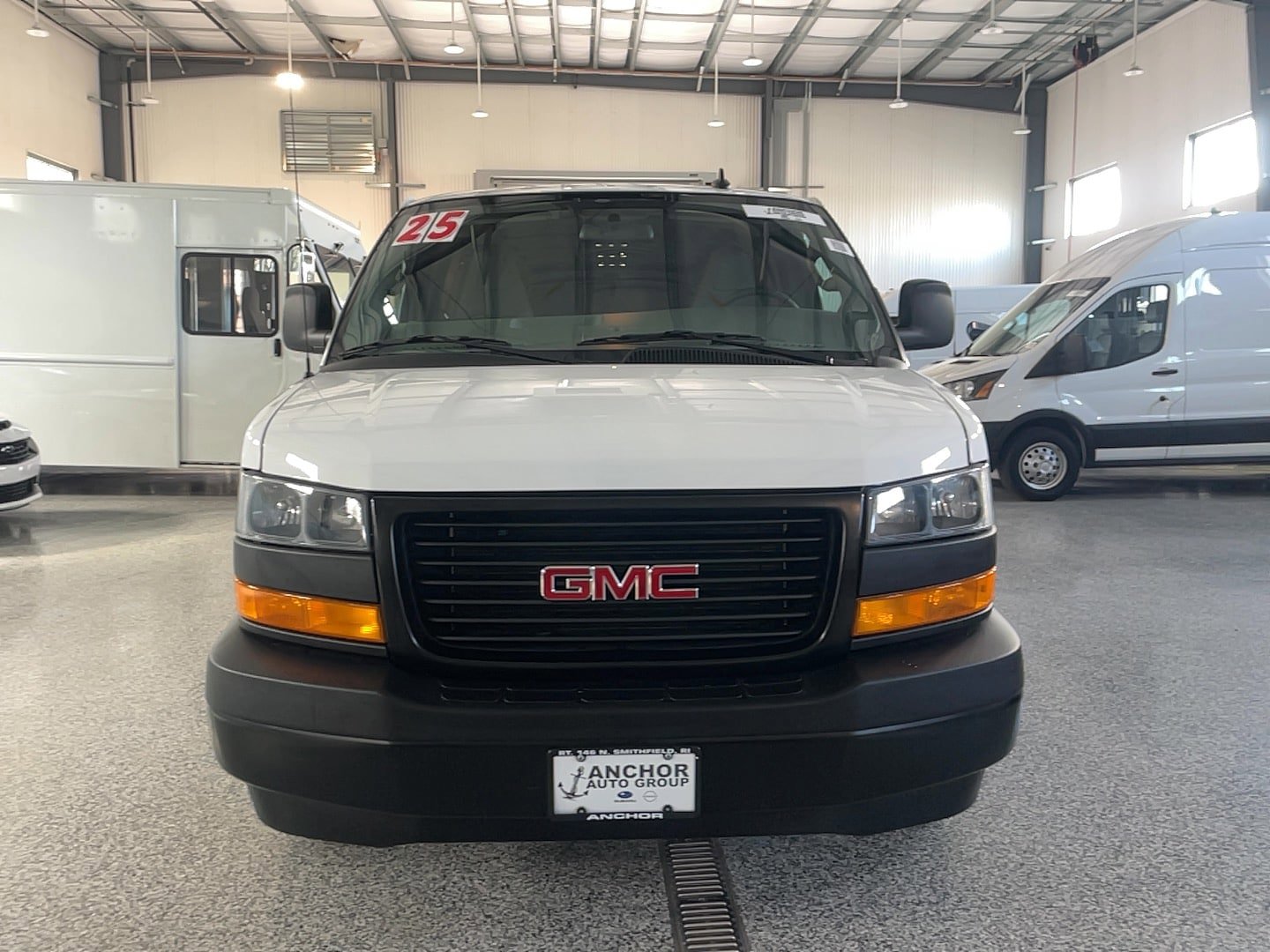 Used 2025 GMC Savana 3500 Extended RWD image 2