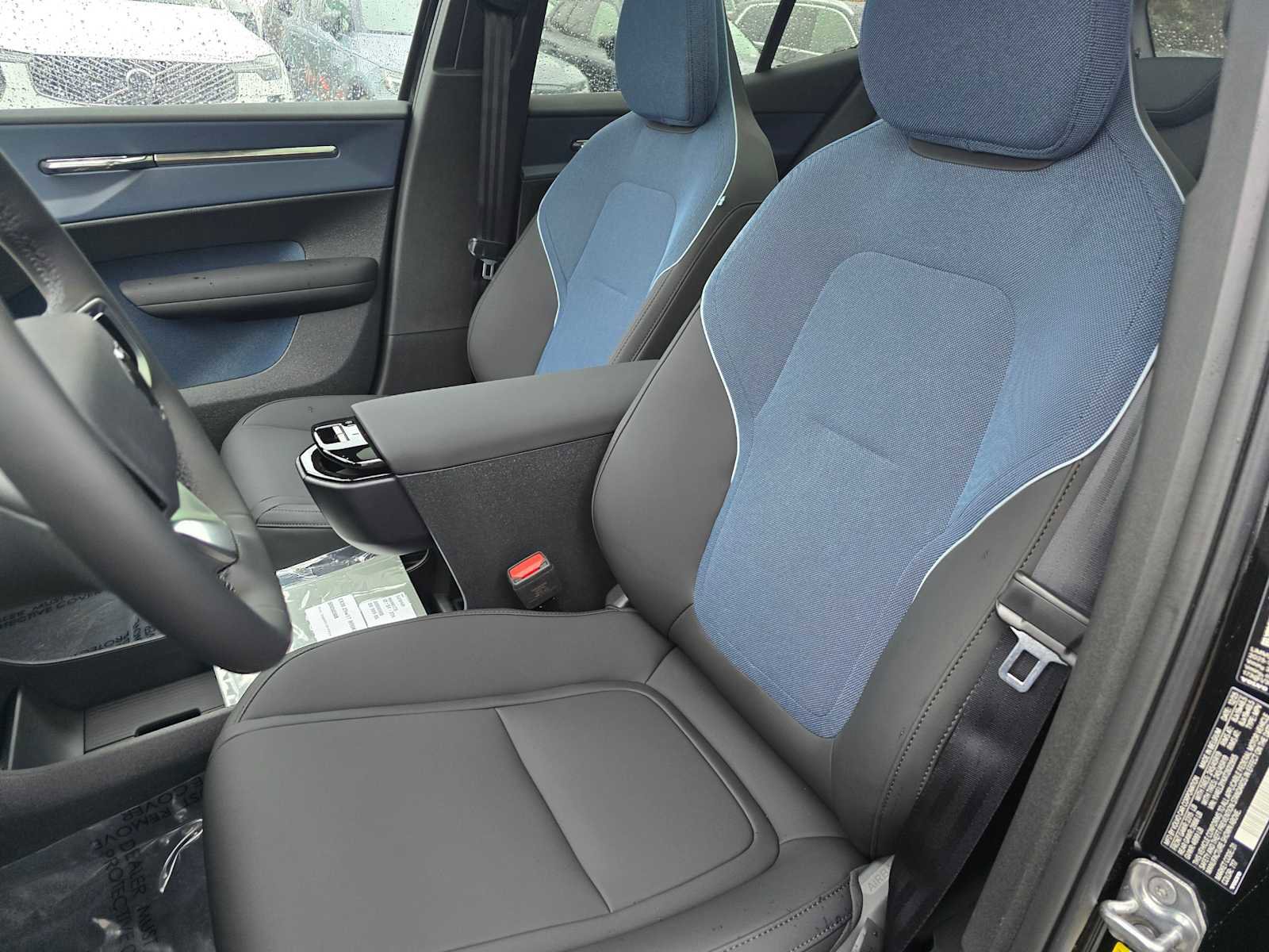 New 2026 Volvo EX30 Plus w/ Protection Package Premier RWD image 23