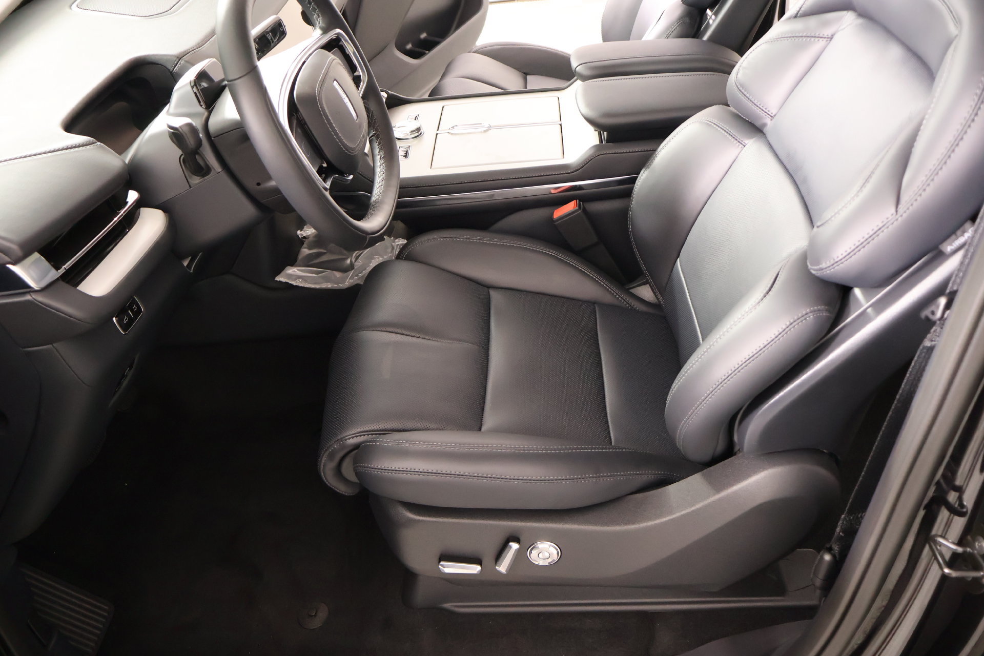 New 2027 Lincoln Navigator L Reserve AWD/4WD image 11