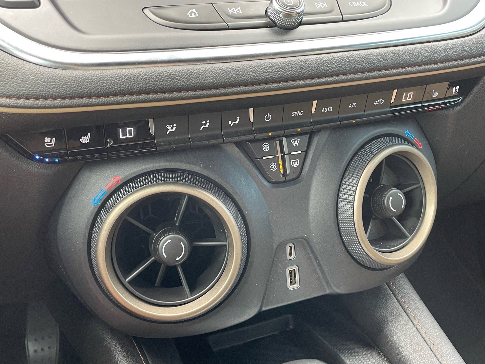 Used 2023 Chevrolet Blazer Premier w/ Driver Confidence II Package FWD image 11