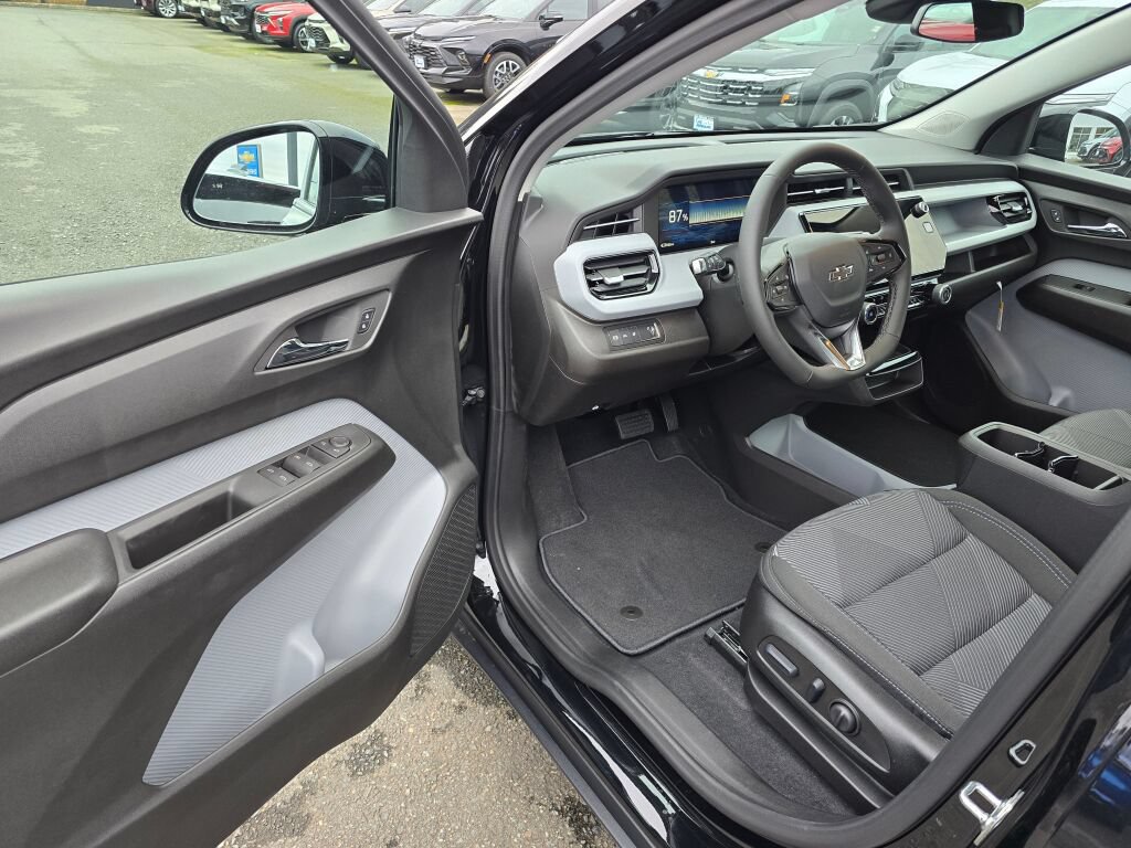 New 2027 Chevrolet Bolt LT w/ Comfort Package FWD image 20