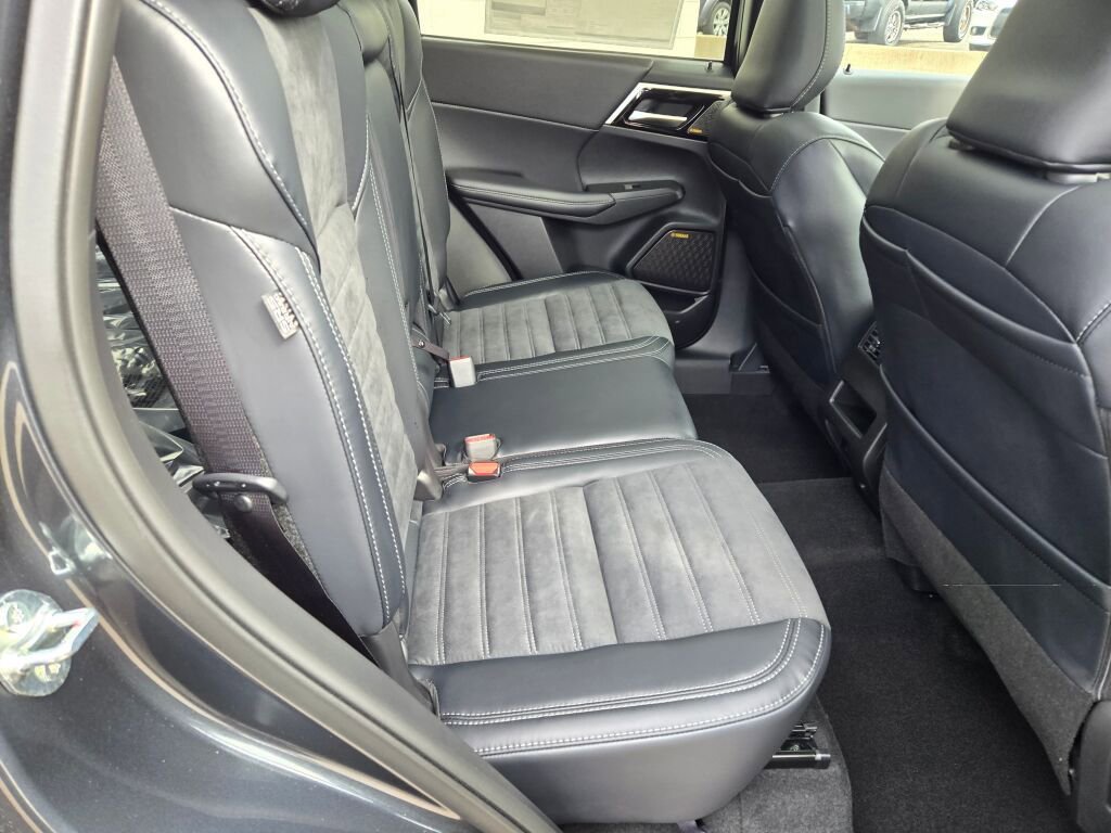 New 2026 Mitsubishi Outlander SE AWD/4WD image 7