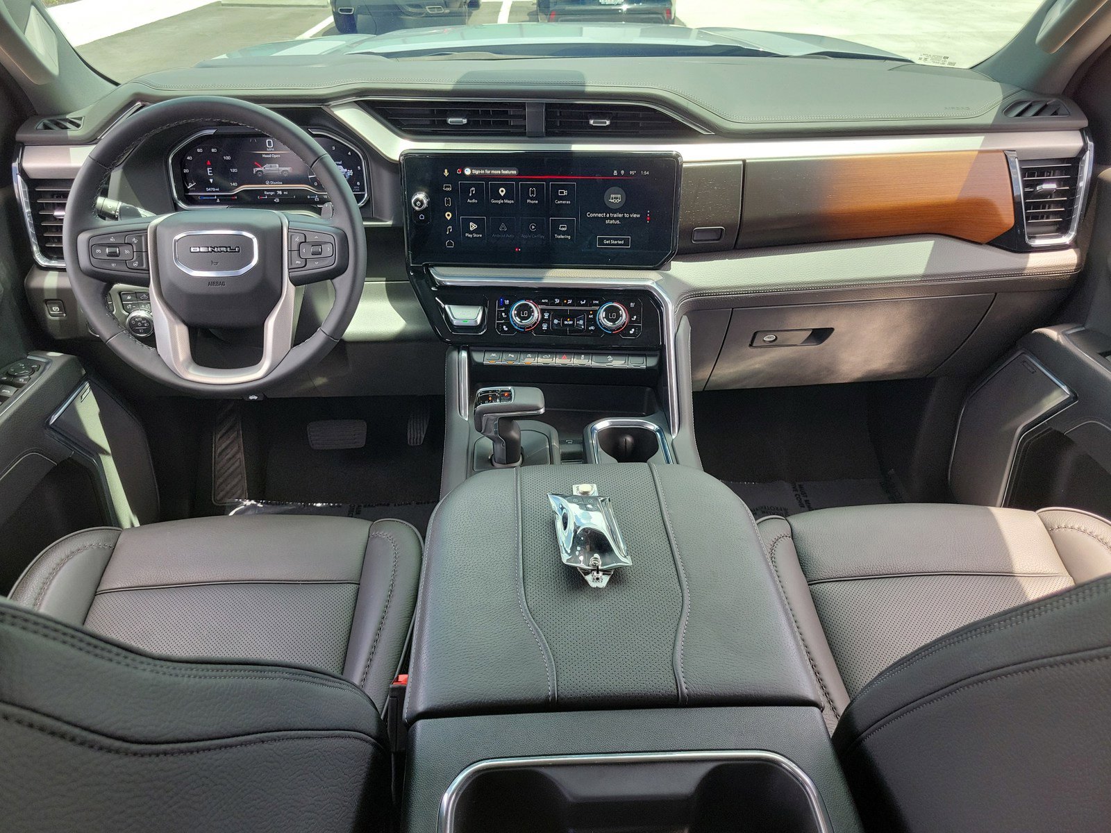 Used 2025 GMC Sierra 1500 Denali w/ Technology Package AWD/4WD image 28