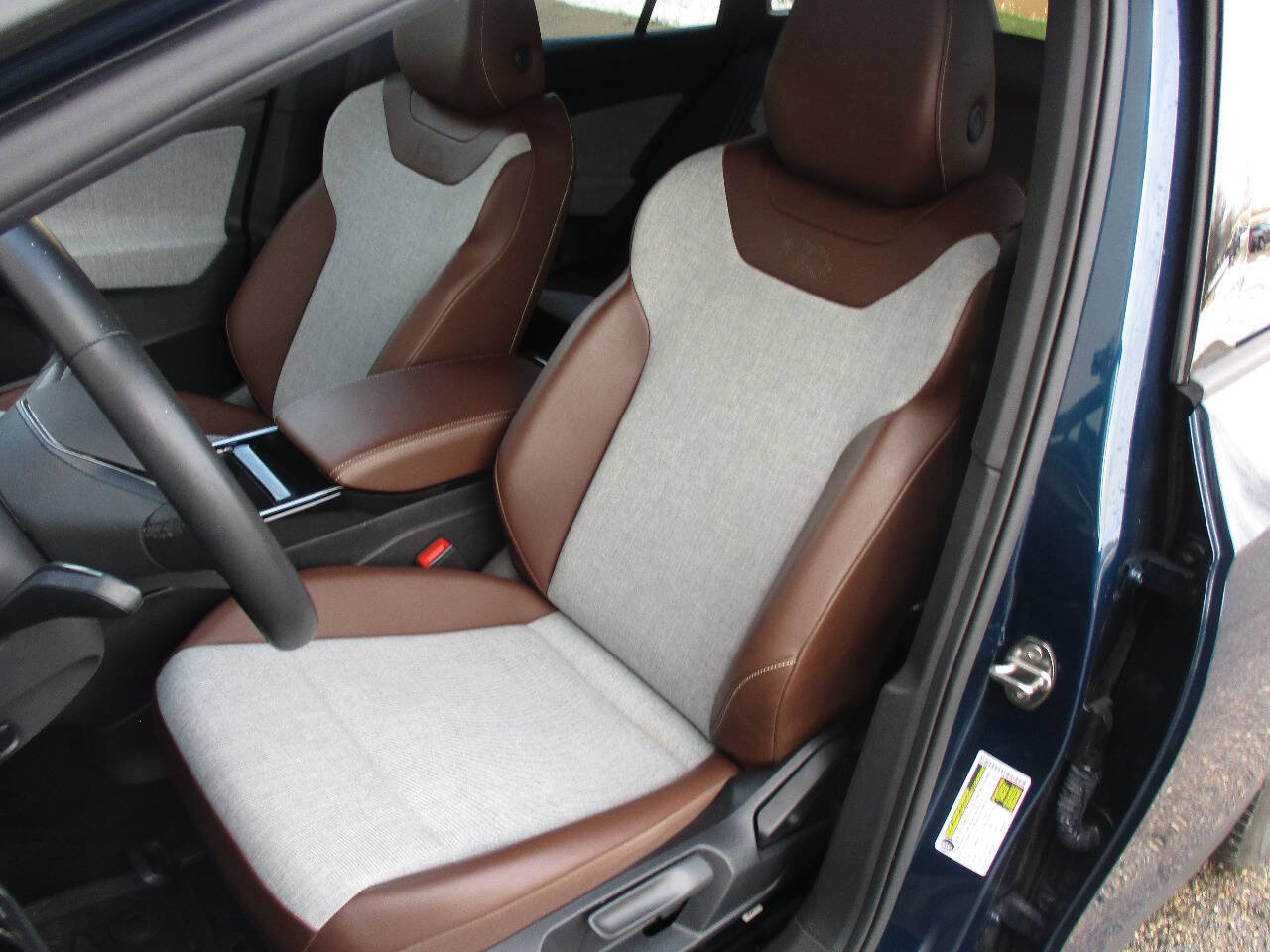 Used 2023 Volkswagen ID.4 Pro image 60