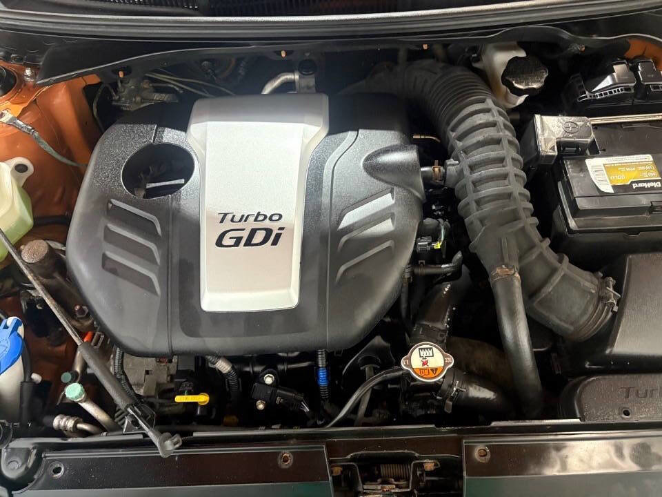 Used 2013 Hyundai Veloster Turbo image 25
