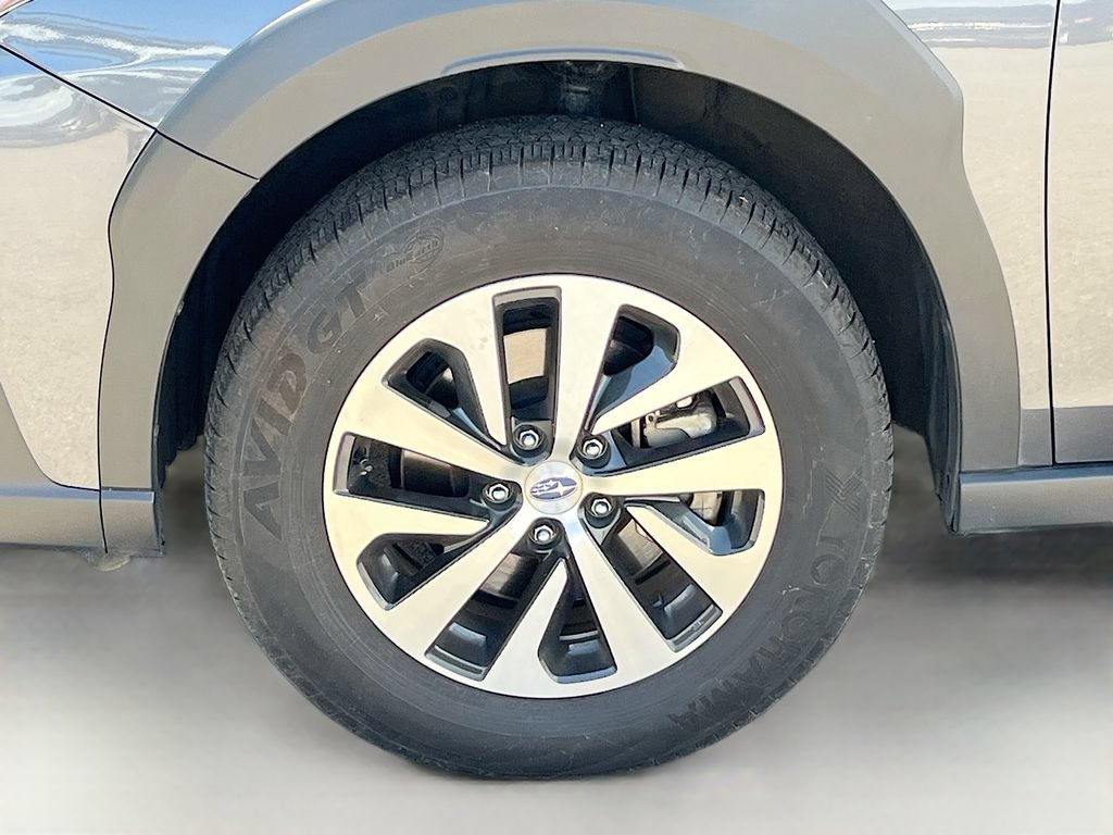 Used 2025 Subaru Outback Premium AWD/4WD image 29