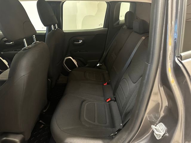 Used 2018 Jeep Renegade Latitude AWD/4WD image 14