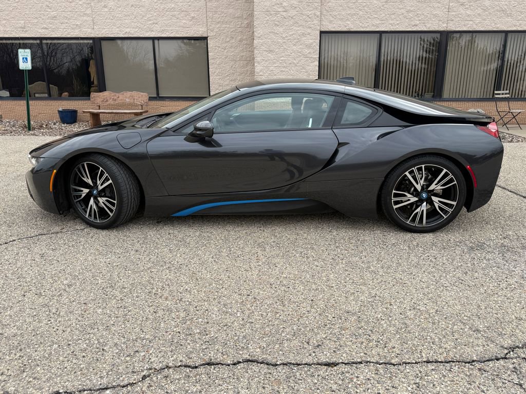Used 2015 BMW i8 image 8