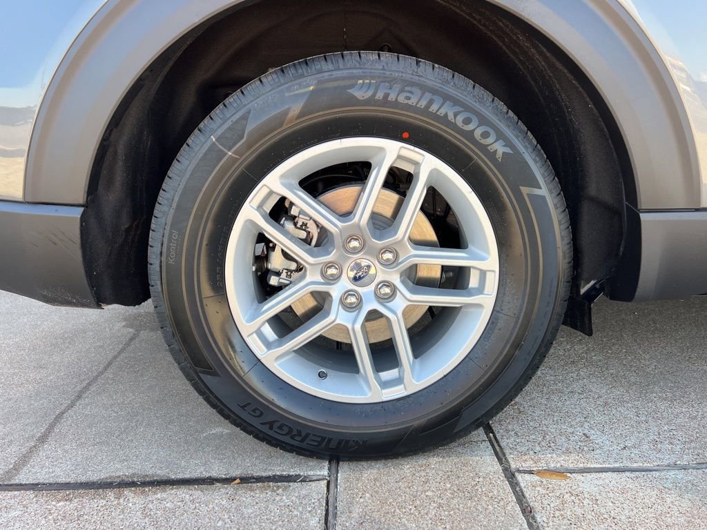 New 2026 Ford Explorer Active w/ Active Comfort Package image 8