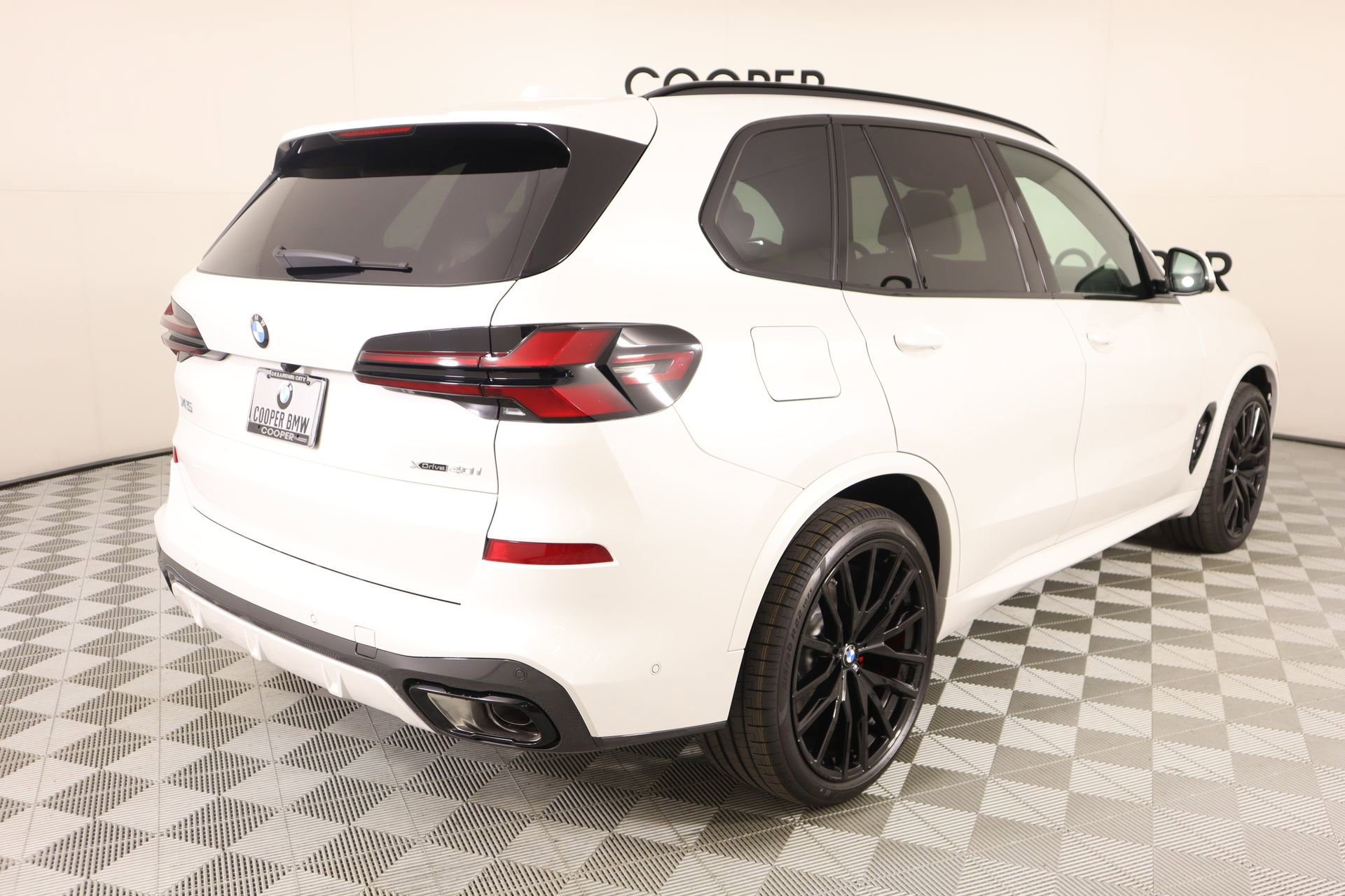 New 2026 BMW X5 xDrive40i w/ M Sport Package image 22