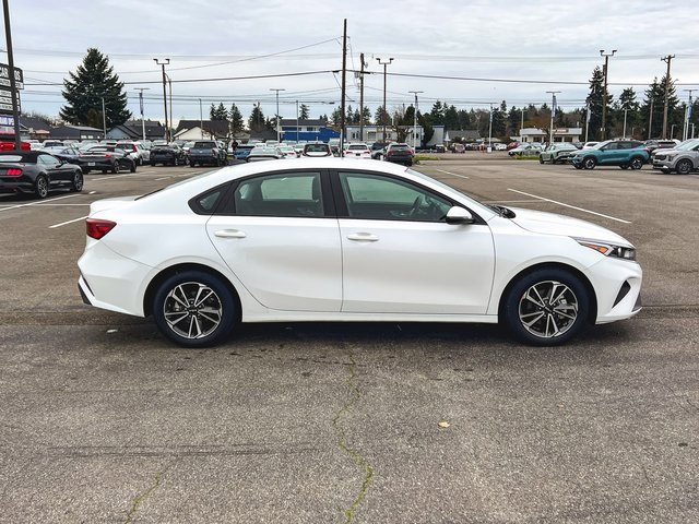 Used 2023 Kia Forte LXS w/ LXS Technology Package image 5