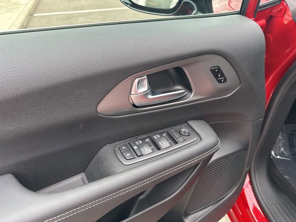 New 2026 Chrysler Pacifica Select FWD image 11
