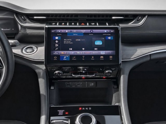 Used 2021 Jeep Grand Cherokee L Limited AWD/4WD image 27