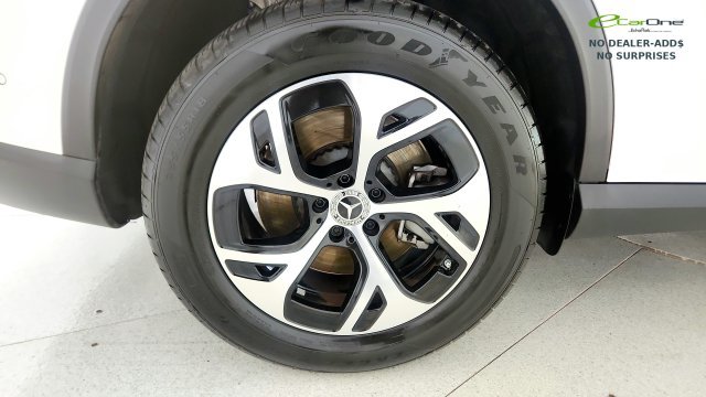 Used 2025 Mercedes-Benz GLC 350e 4MATIC image 87