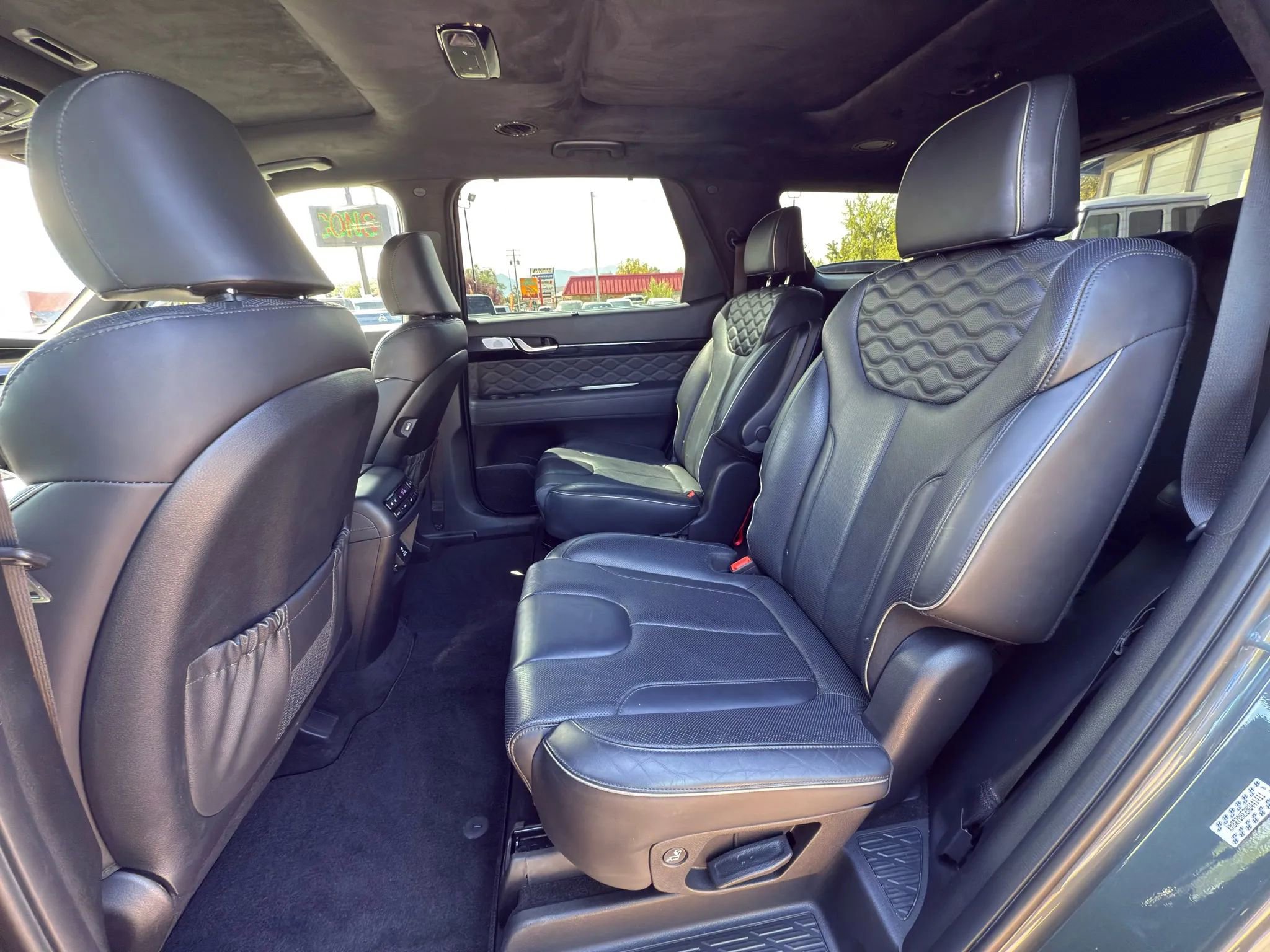 Used 2022 Hyundai Palisade Calligraphy image 22