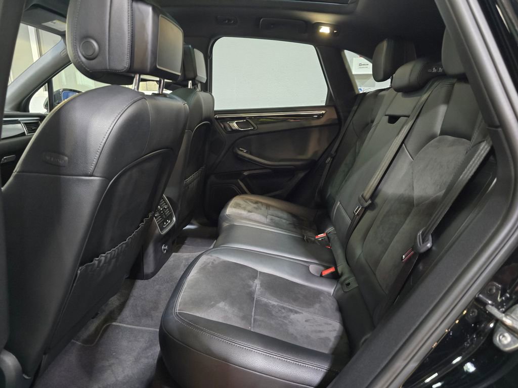Used 2016 Porsche Macan S image 25