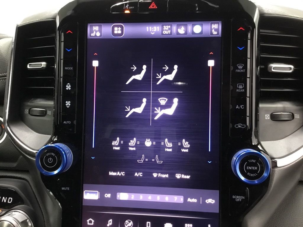 Used 2025 RAM 1500 Laramie AWD/4WD image 31