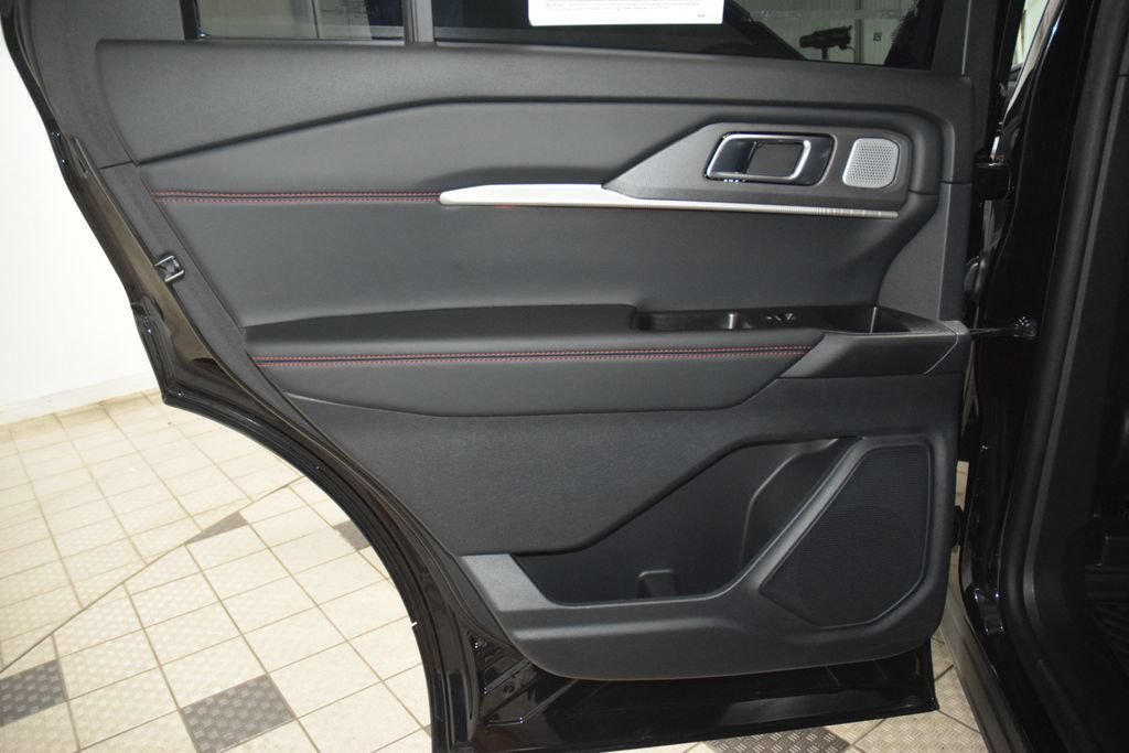 Used 2025 Ford Explorer ST w/ Sun And Sound Package AWD/4WD image 38