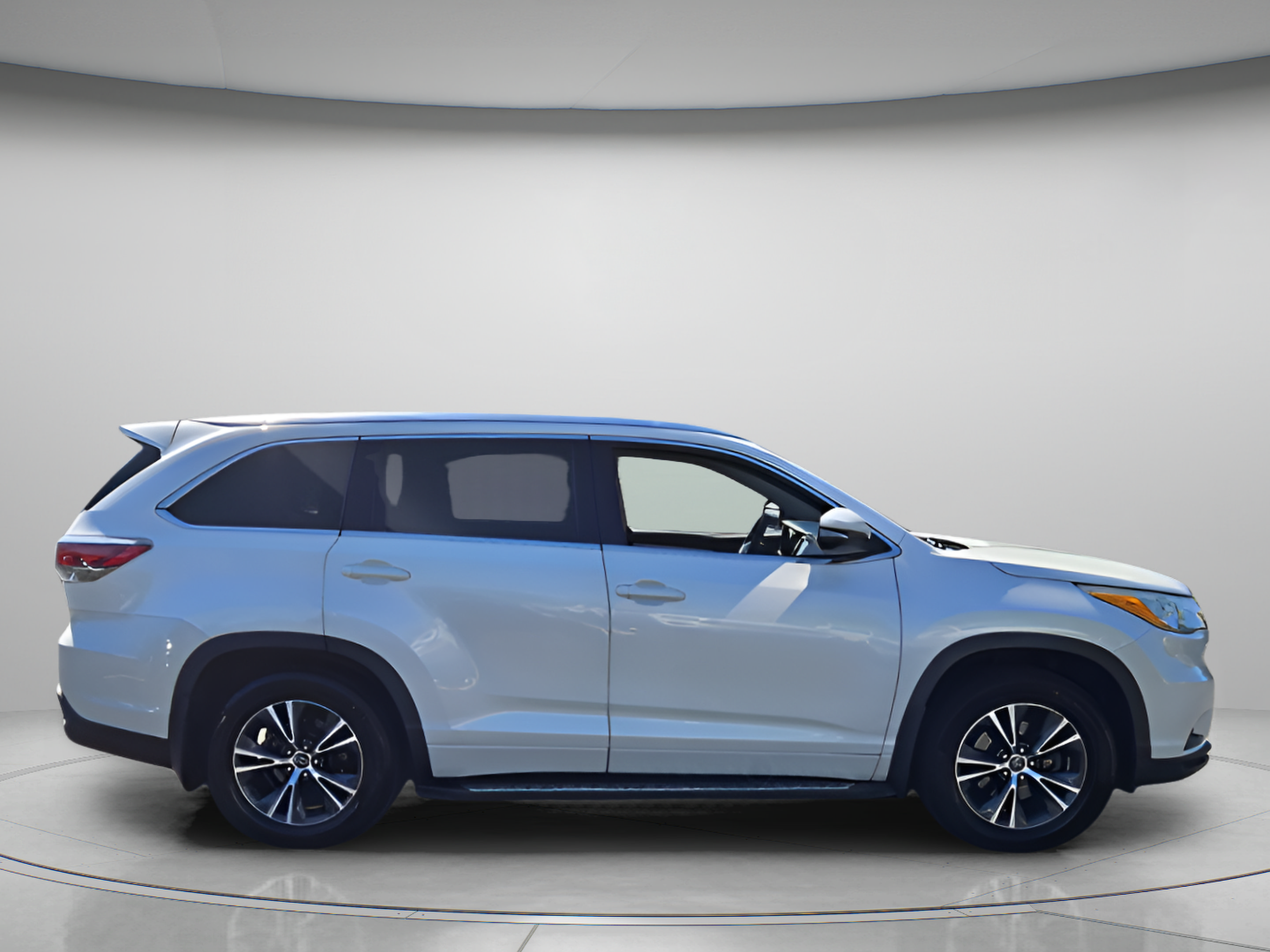 Used 2016 Toyota Highlander XLE AWD/4WD image 6