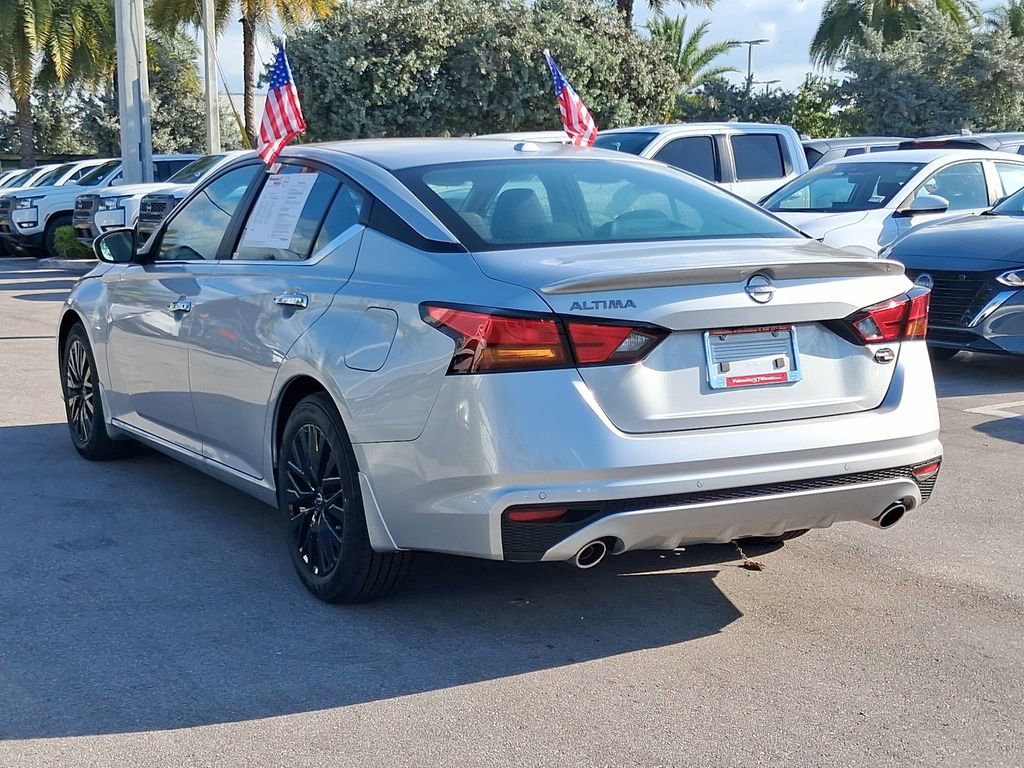 Used 2025 Nissan Altima 2.5 SV w/ SV Special Edition Package image 4
