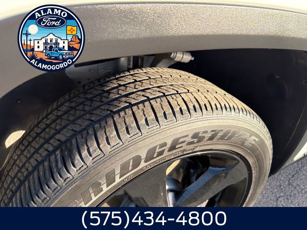 Used 2023 Jeep Grand Cherokee L Laredo image 26