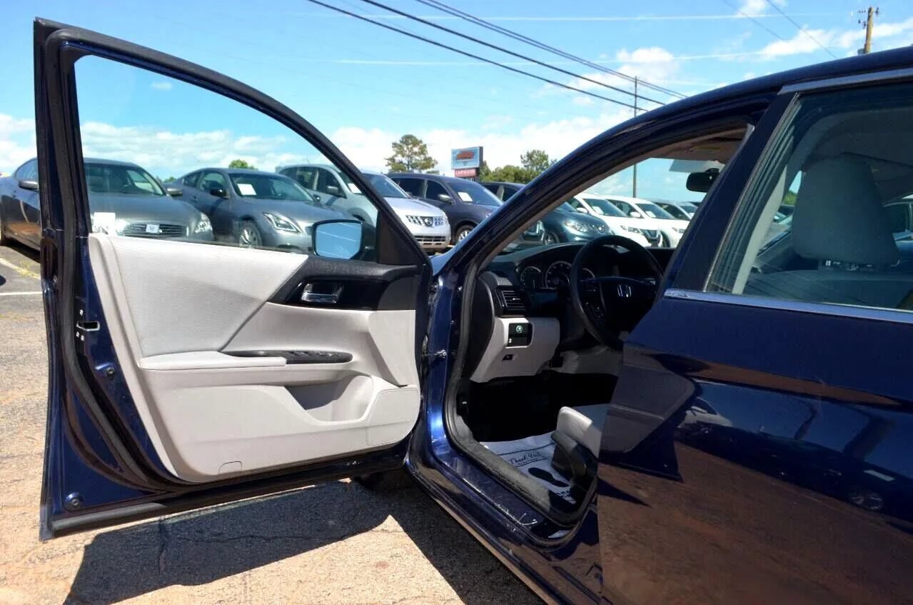 Used 2017 Honda Accord LX image 16