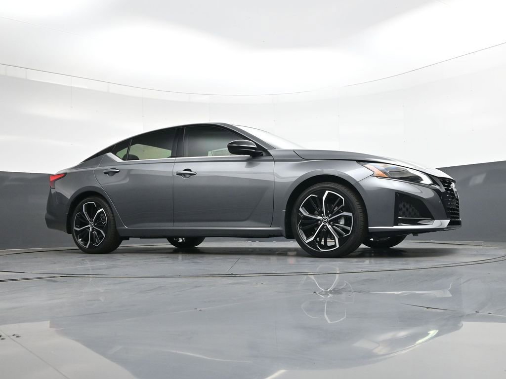 New 2026 Nissan Altima 2.5 SR image 38