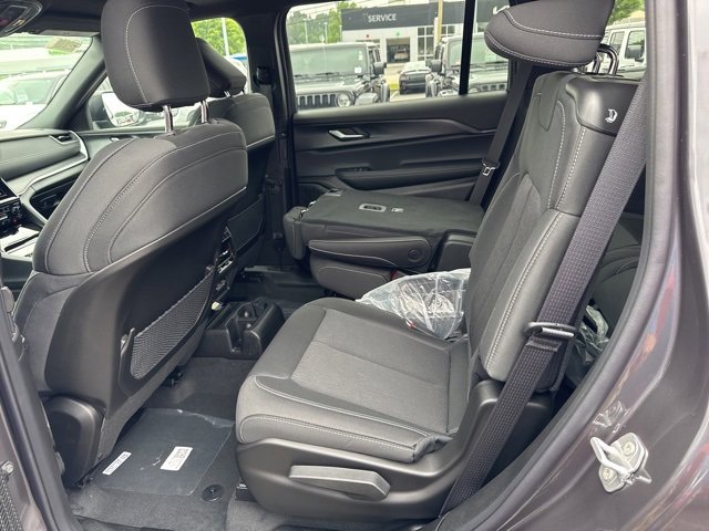 New 2025 Jeep Grand Cherokee L Laredo w/ Luxury Tech Group I image 7