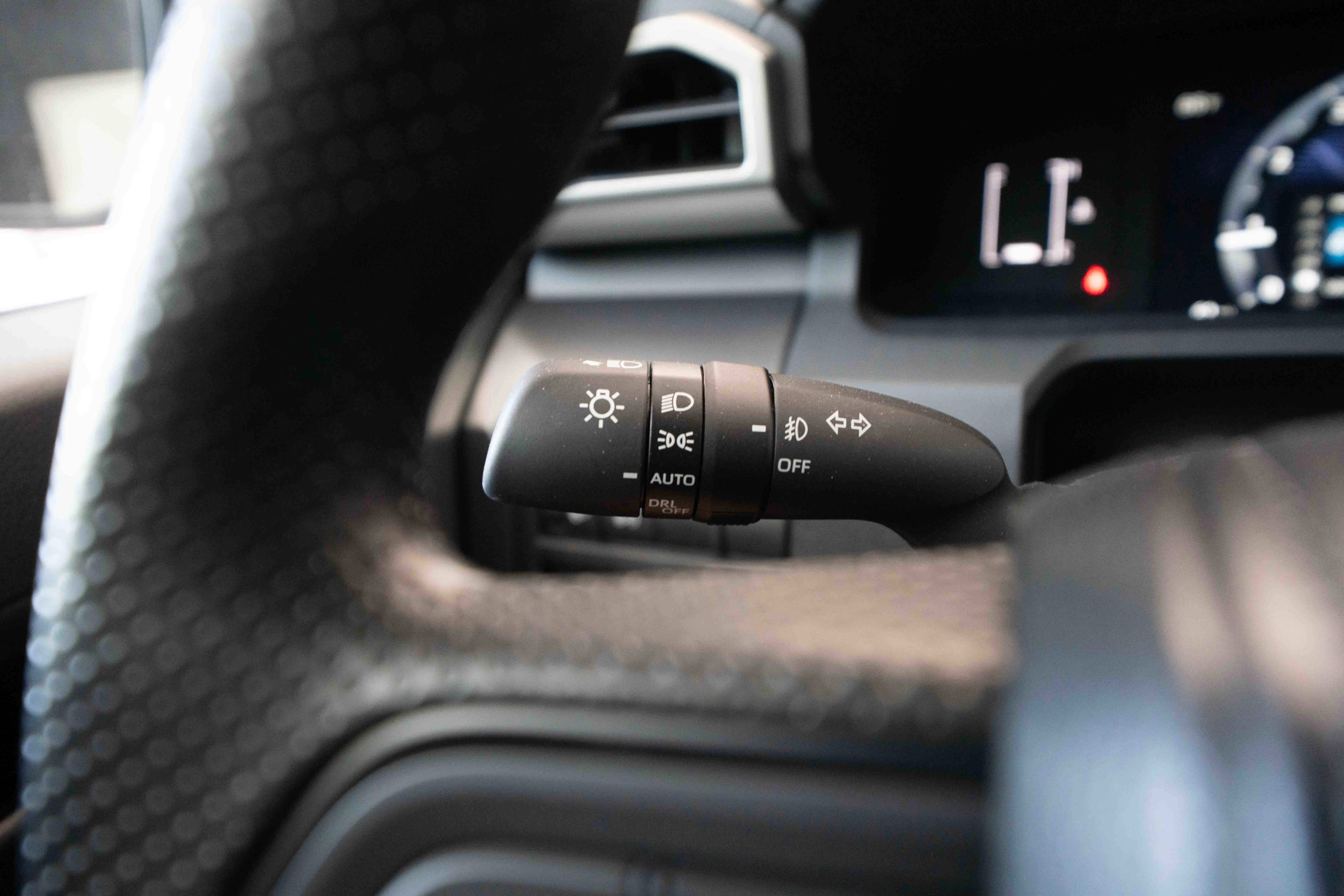 Used 2024 Toyota Tacoma SR5 AWD/4WD image 13