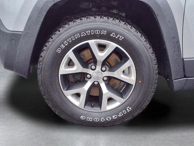 Used 2015 Jeep Cherokee Trailhawk w/ Comfort/Convenience Group image 12