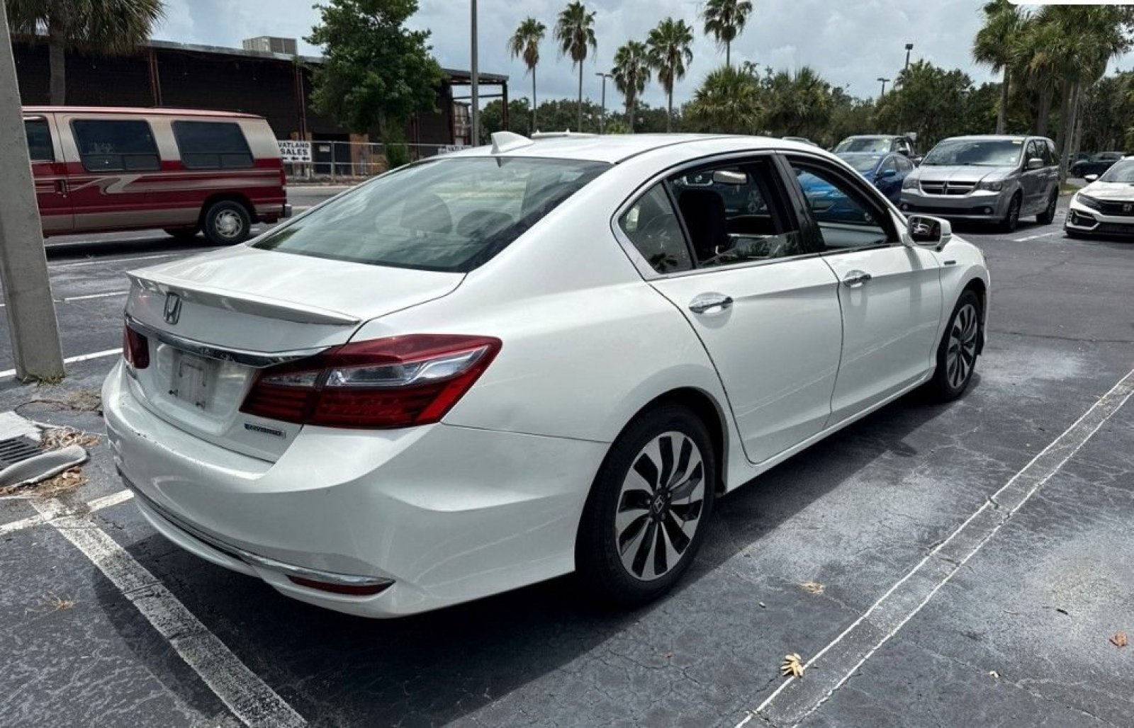 Used 2017 Honda Accord EX-L image 6