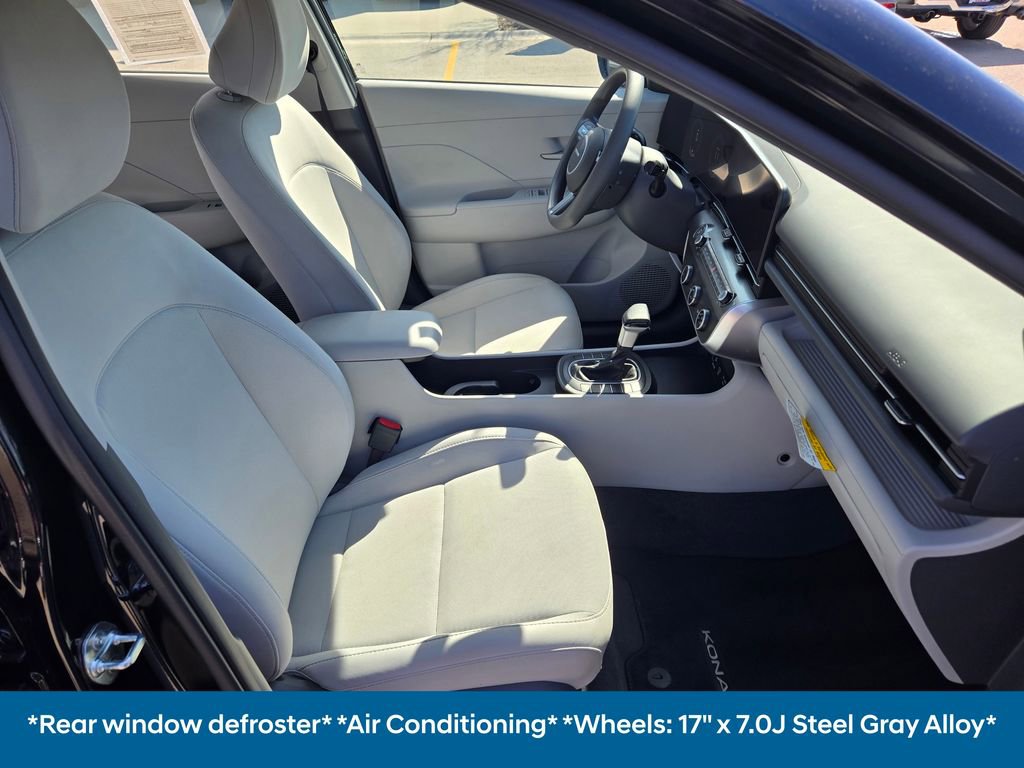 Certified 2025 Hyundai Kona SE AWD/4WD image 10
