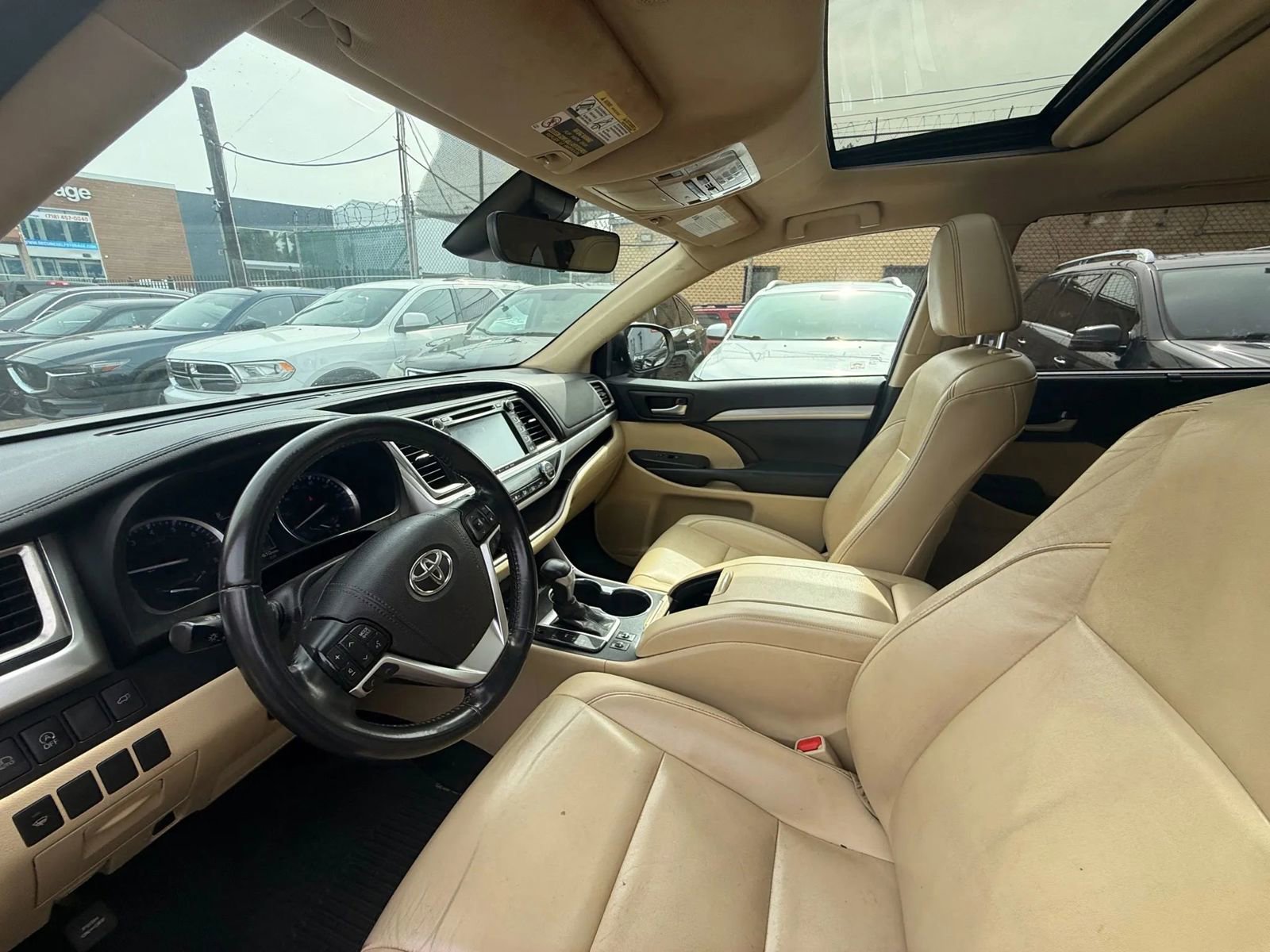 Used 2019 Toyota Highlander XLE image 10