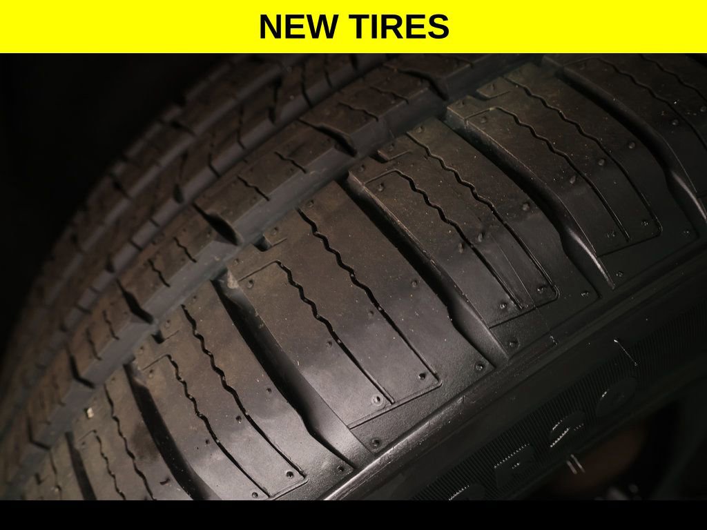 Used 2022 Jeep Grand Cherokee Laredo X image 5