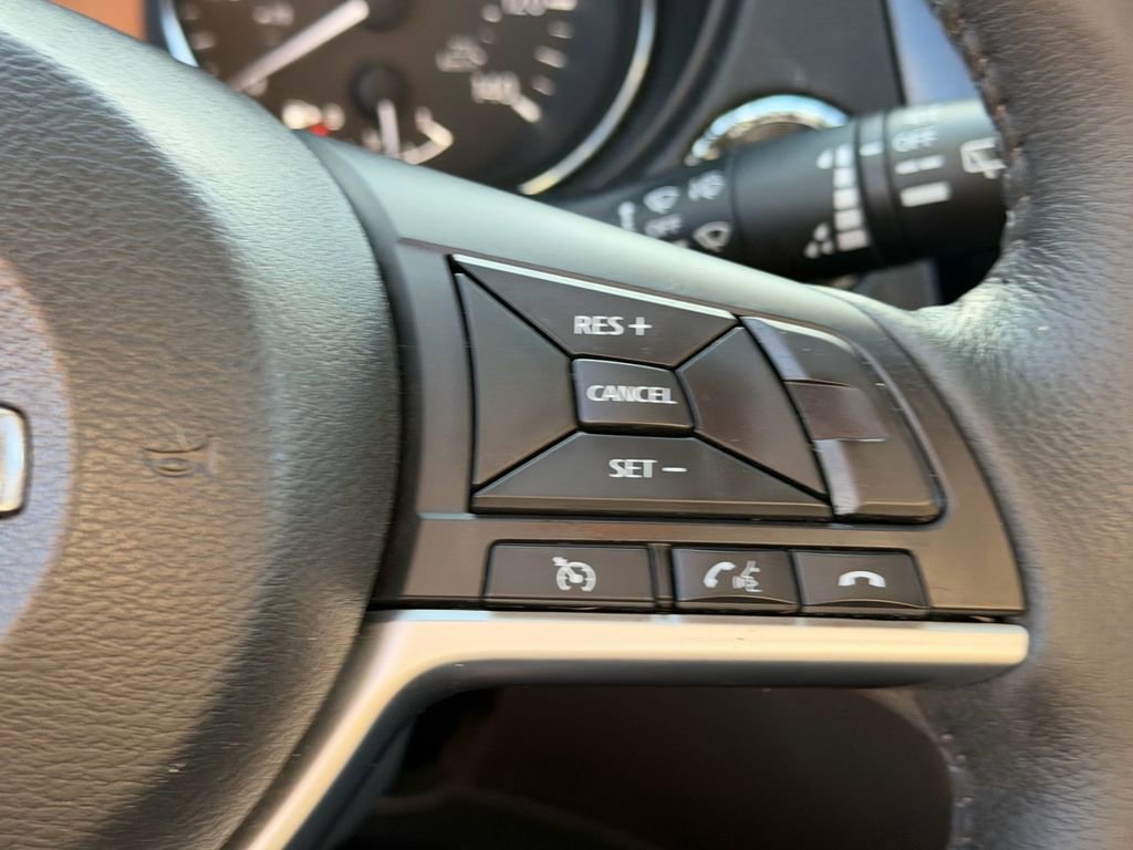 Used 2017 Nissan Rogue SV FWD image 26