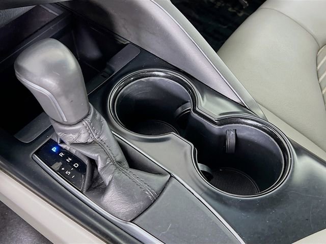 Used 2018 Toyota Camry SE image 15