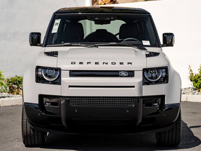 New 2026 Land Rover Defender 110 X-Dynamic SE AWD/4WD image 3