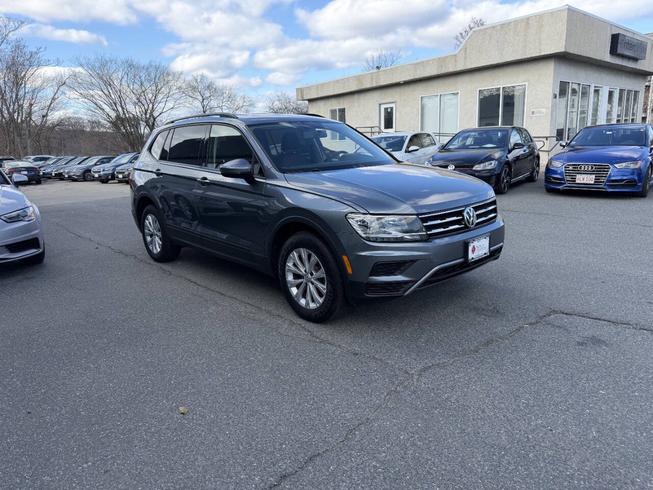 Used 2018 Volkswagen Tiguan S w/ 3rd Row Seat Package AWD/4WD image 2