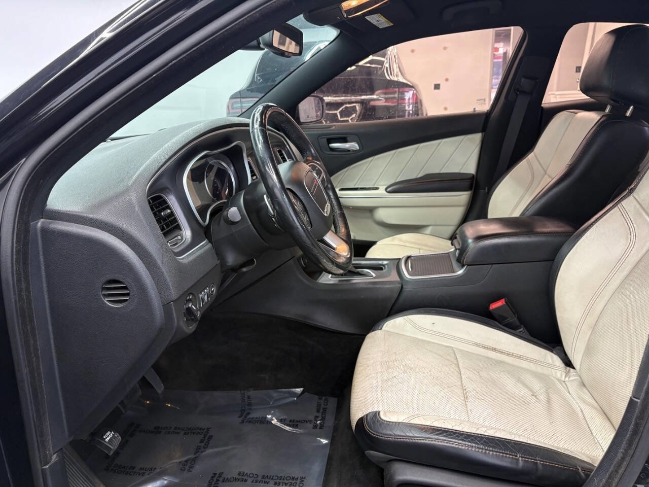 Used 2015 Dodge Charger R/T w/ Plus Group RWD image 22