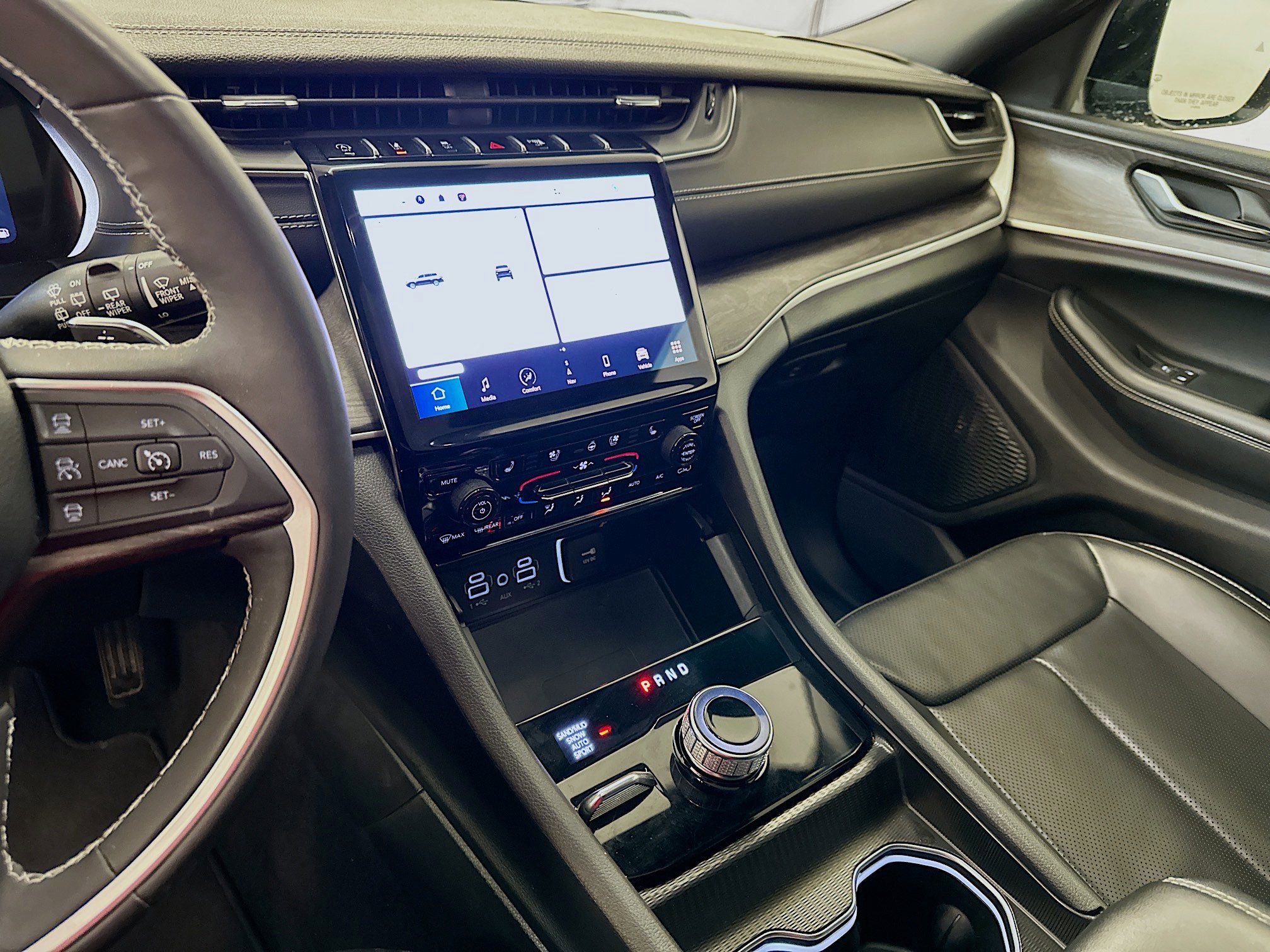 Used 2024 Jeep Grand Cherokee L Limited w/ Luxury Tech Group II image 26