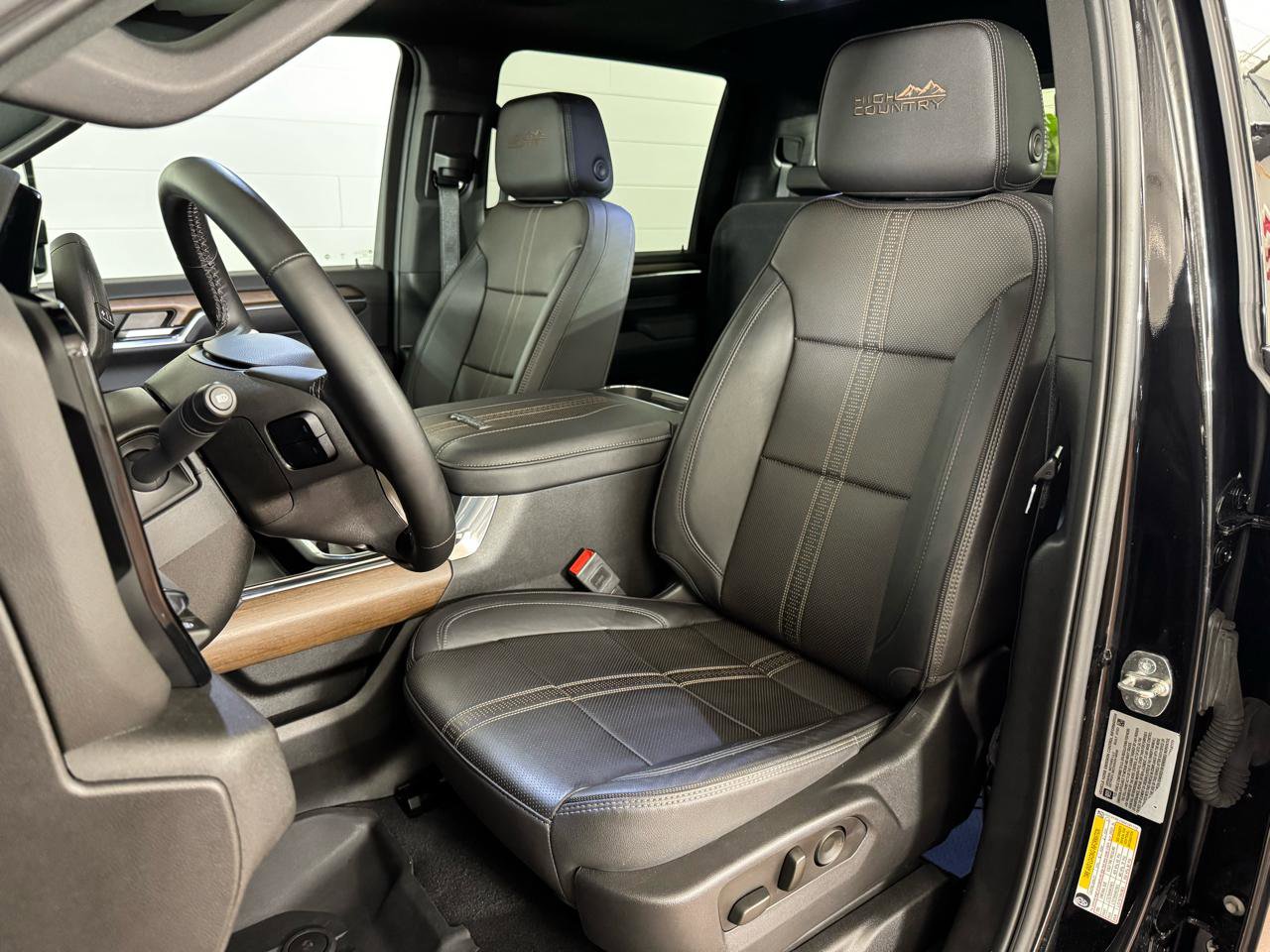 Used 2024 Chevrolet Silverado 2500 High Country w/ Technology Package image 14