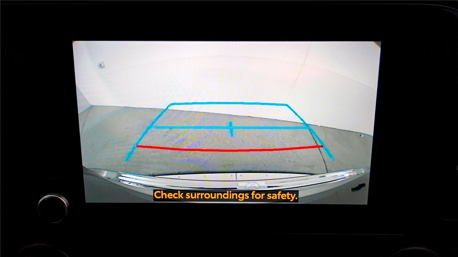 Used 2023 Toyota Highlander LE image 32