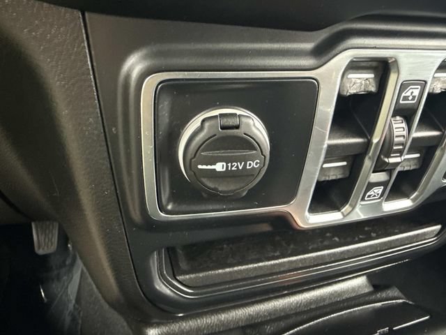 Used 2019 Jeep Wrangler Unlimited Sahara AWD/4WD image 32