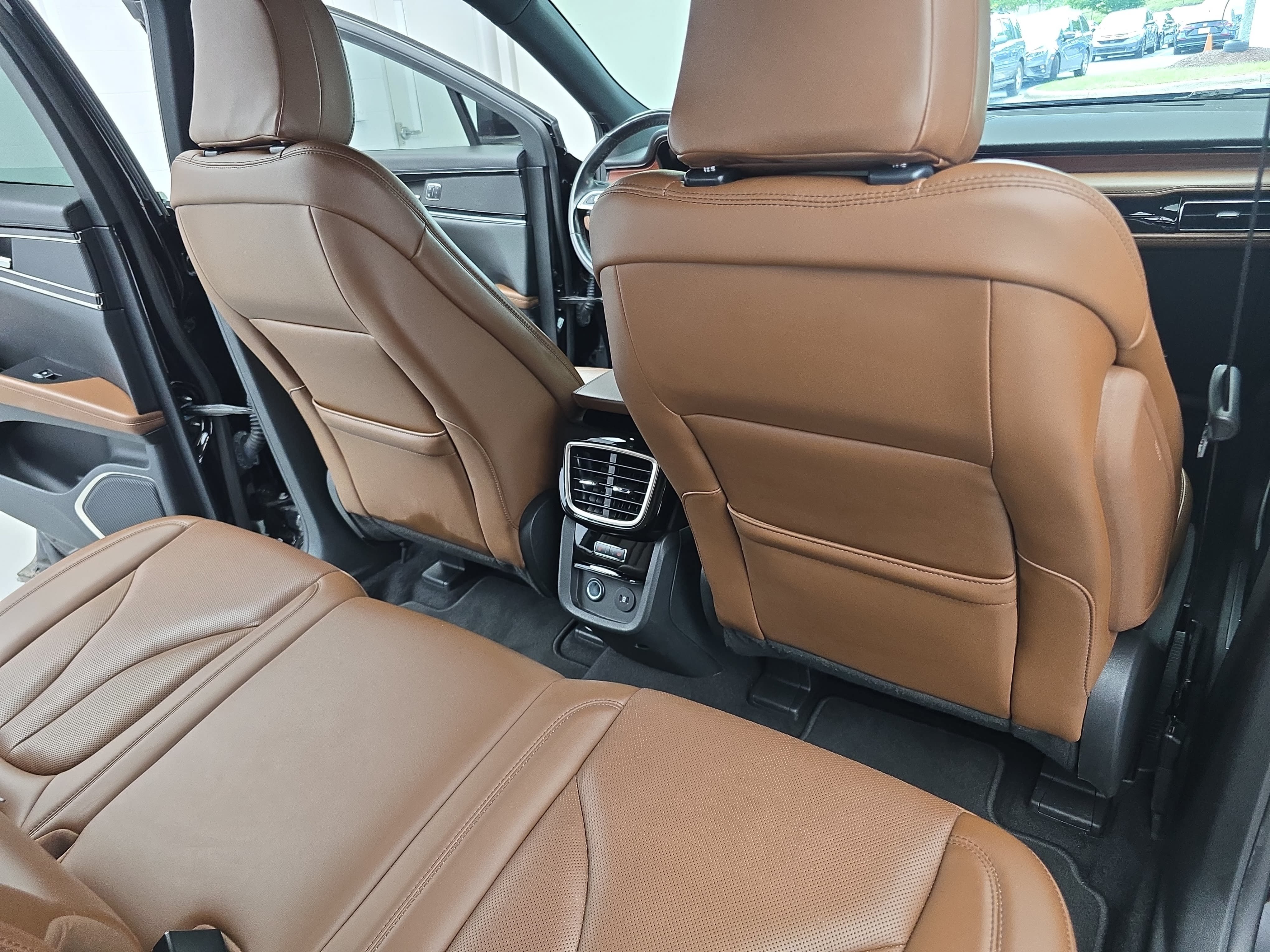 Used 2023 Lincoln Nautilus Reserve FWD image 11