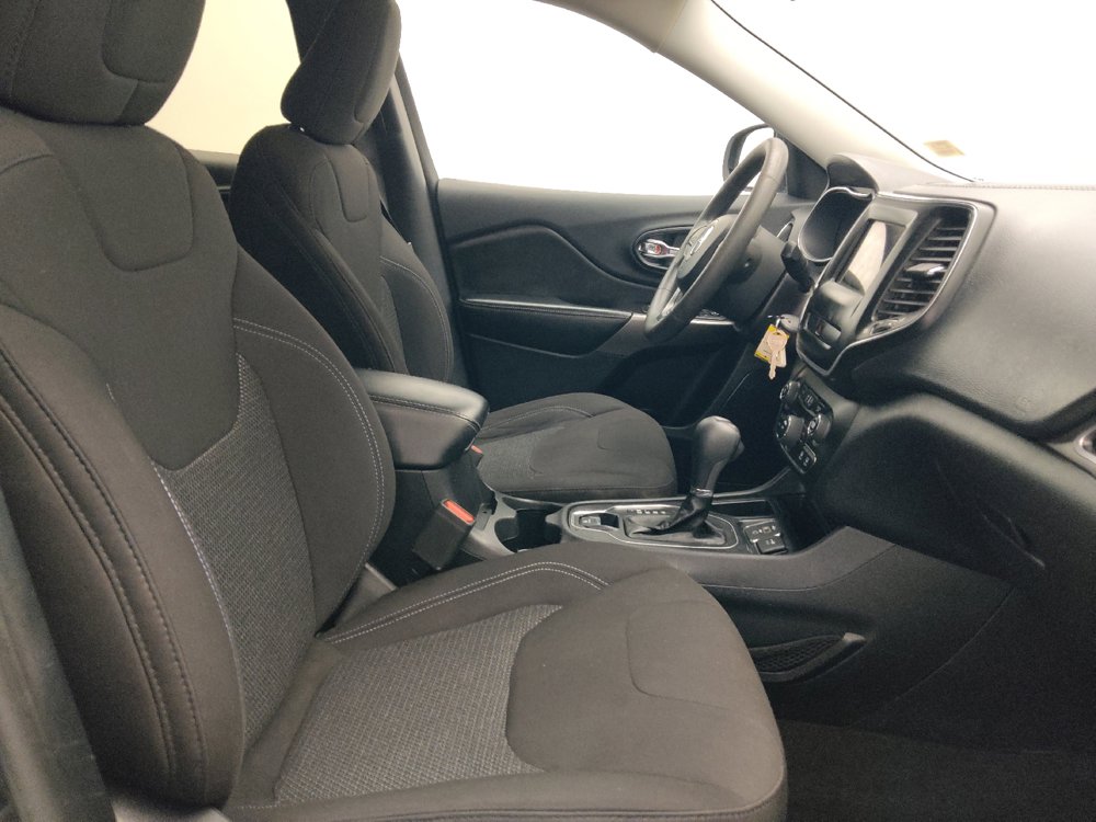 Used 2020 Jeep Cherokee Latitude FWD image 21