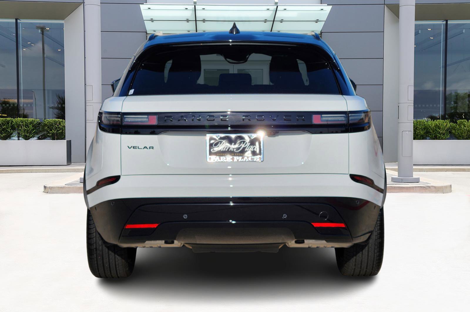 New 2026 Land Rover Range Rover Velar Dynamic SE image 6