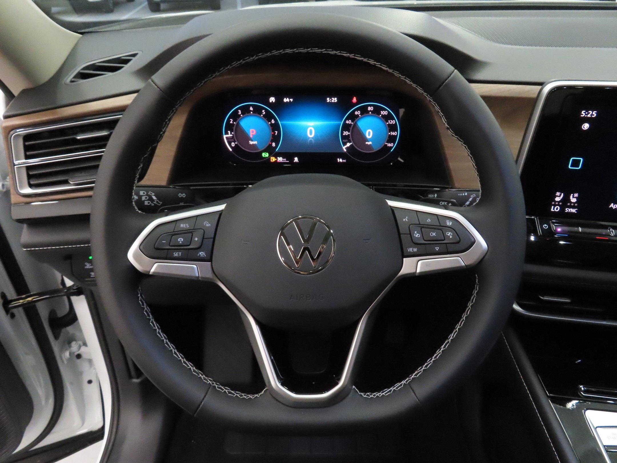 Certified 2026 Volkswagen Atlas SE FWD image 15