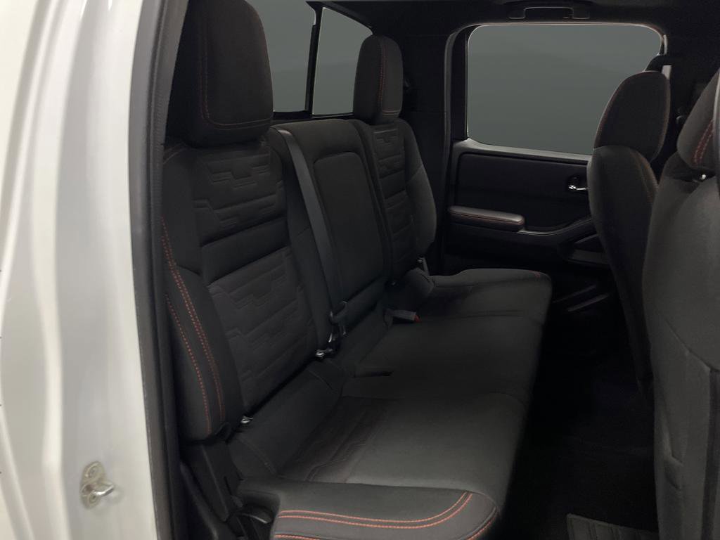 Used 2023 Nissan Frontier PRO-4X image 32