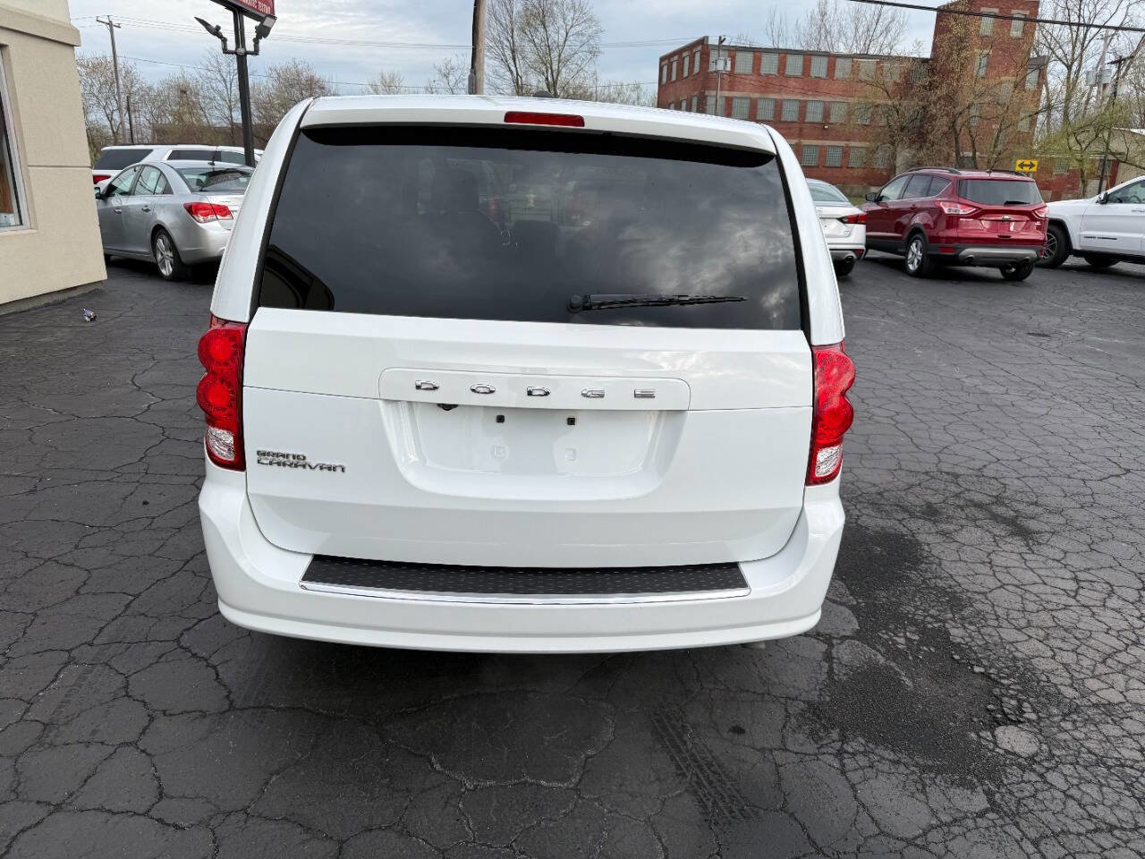 Used 2020 Dodge Grand Caravan SE FWD image 5